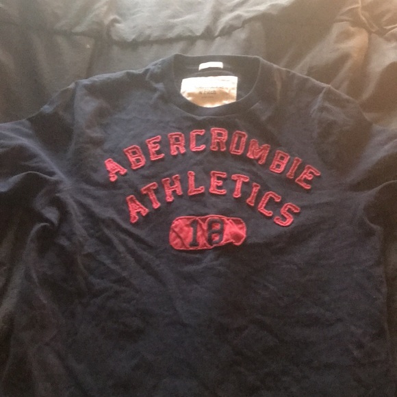 Used Abercrombie and Fitch Long sleeve T-Shirts. Good condition Only worn once - Picture 2 of 4